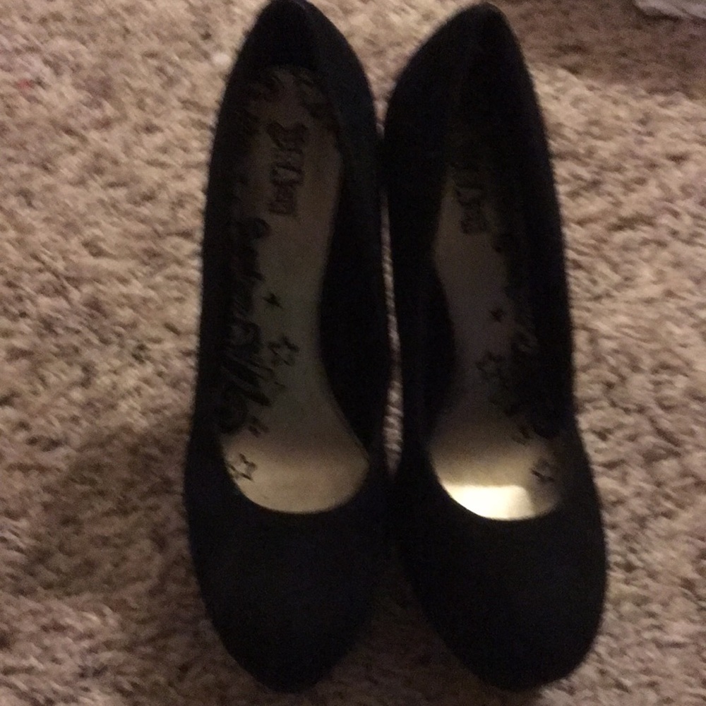 Brash black heels